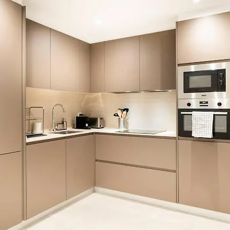 Ot 5 Bedrooms 4 Bathrooms Luxury In Old Town