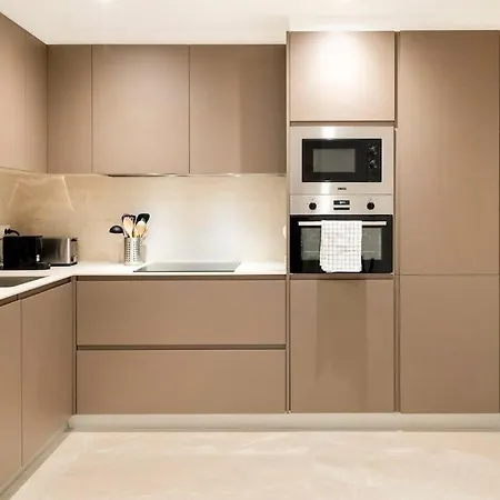 Ot 5 Bedrooms 4 Bathrooms Luxury In Old Town *